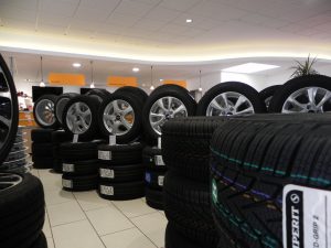 Große Auswahl an neuen und gebrauchten Winterreifen im Autohaus Thiede