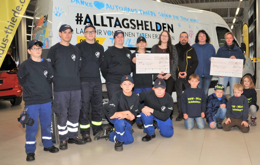 Opel Thiede GmbH übergibt Schecks an die THW- & FFW- Jugend - 26.1.17 Opel Thiede GmbH übergibt Schecks an die THW FFW Jugend - 26.1.17