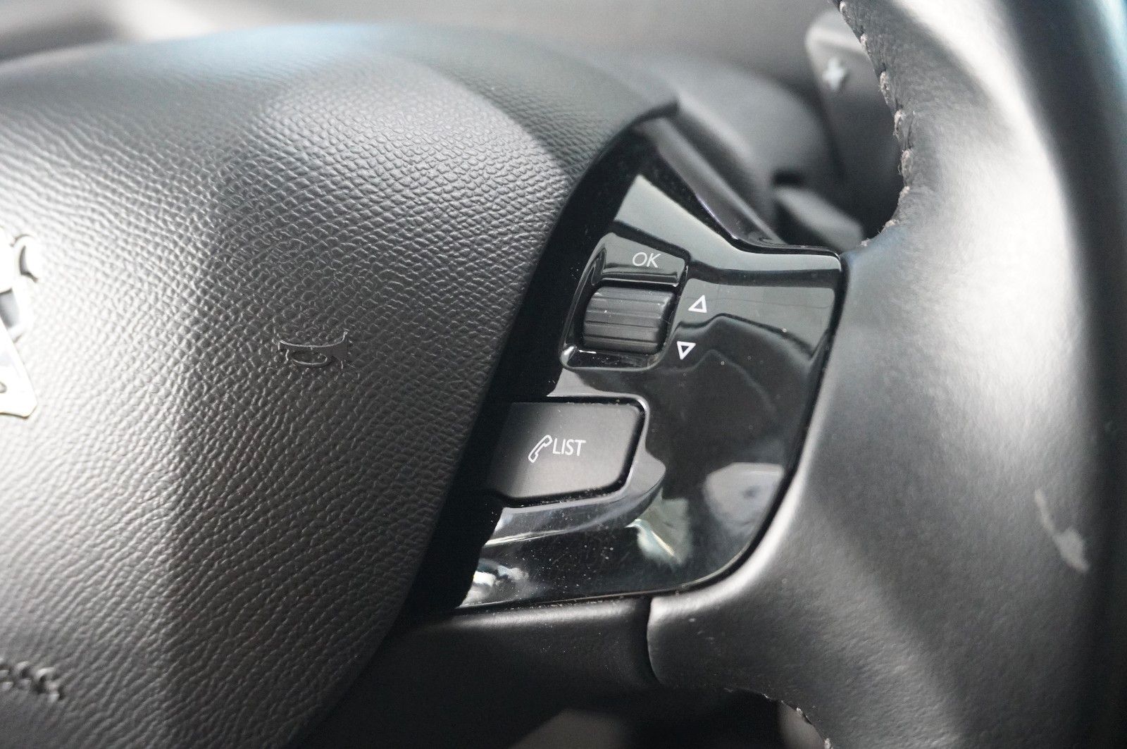 Fahrzeugabbildung Peugeot 308 SW 1.5D ACTIVE PACK NAVI/LED/VIRTU./SHZ/DAB+