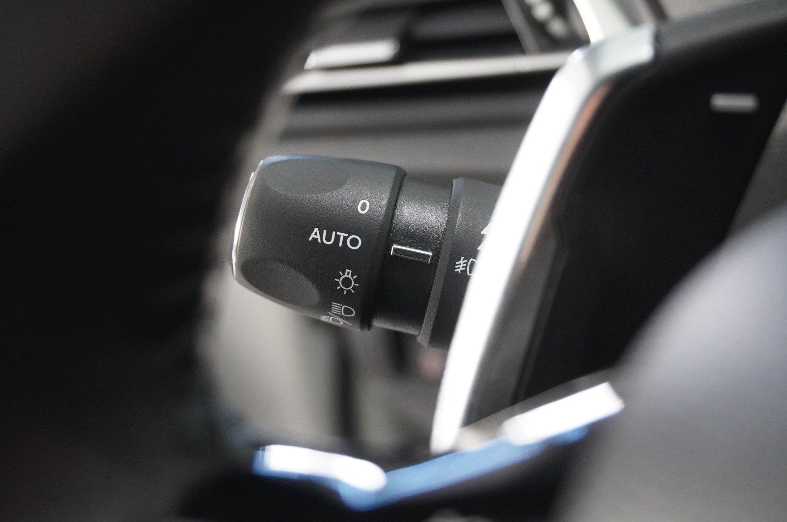 Fahrzeugabbildung Peugeot 308 SW 1.5D ACTIVE PACK NAVI/LED/VIRTU./SHZ/DAB+