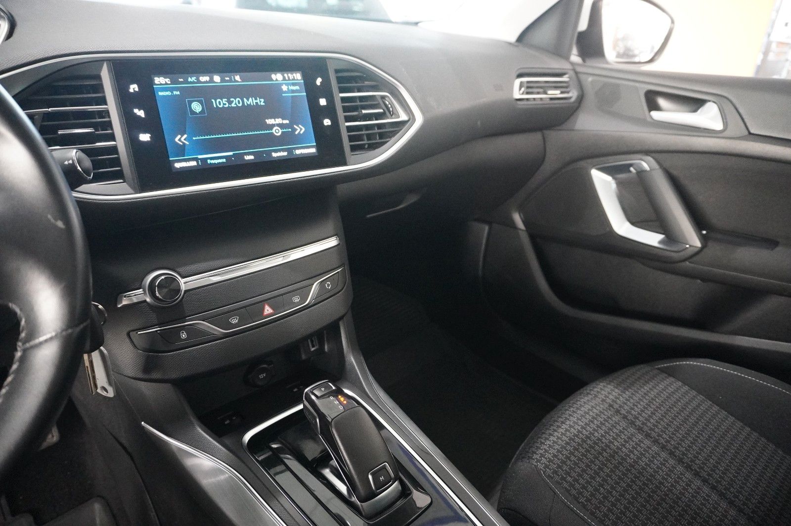 Fahrzeugabbildung Peugeot 308 SW 1.5D ACTIVE PACK NAVI/LED/VIRTU./SHZ/DAB+