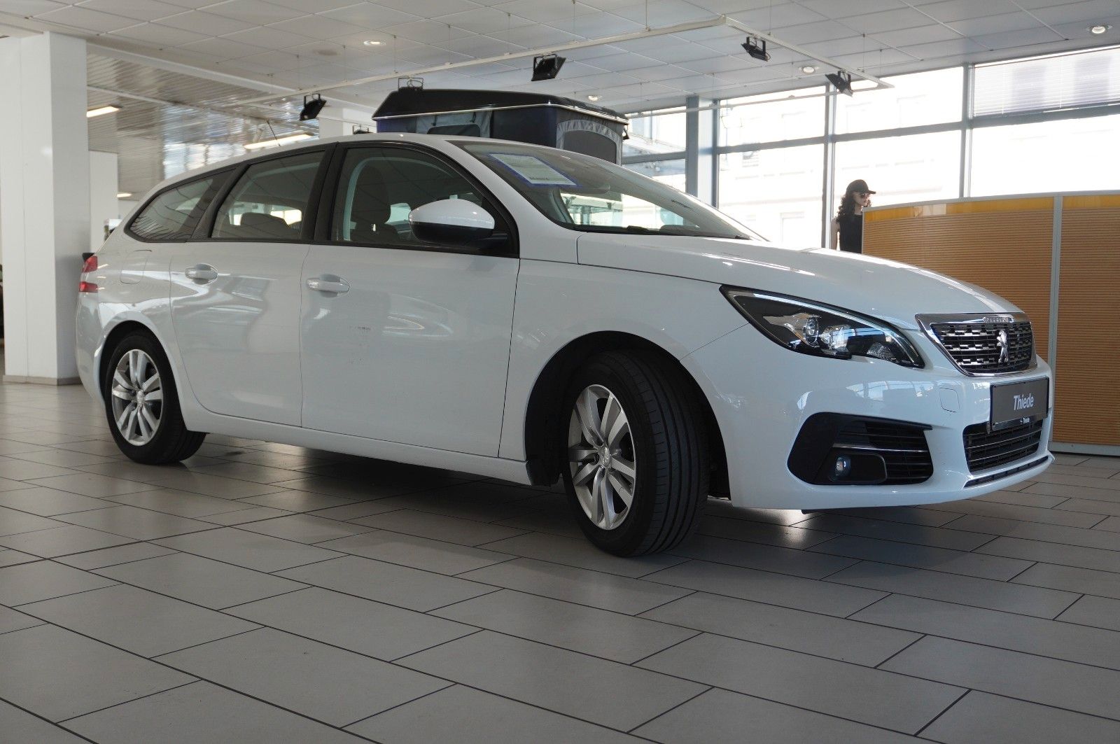 Fahrzeugabbildung Peugeot 308 SW 1.5D ACTIVE PACK NAVI/LED/VIRTU./SHZ/DAB+