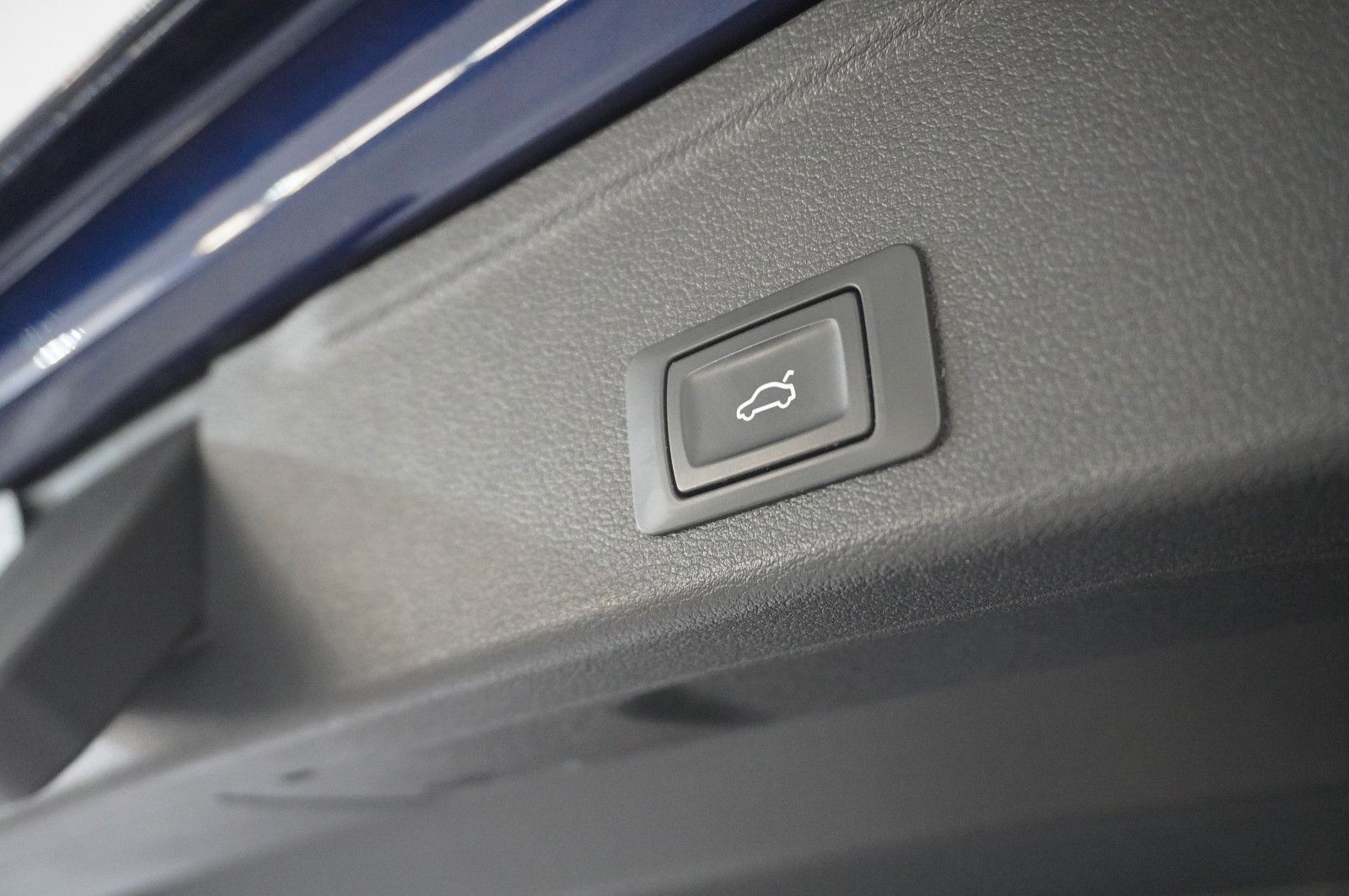 Fahrzeugabbildung Audi A4 Avant 2.0 TFSI SPORT ULTRA NAVI/LED/SHZ/AHK