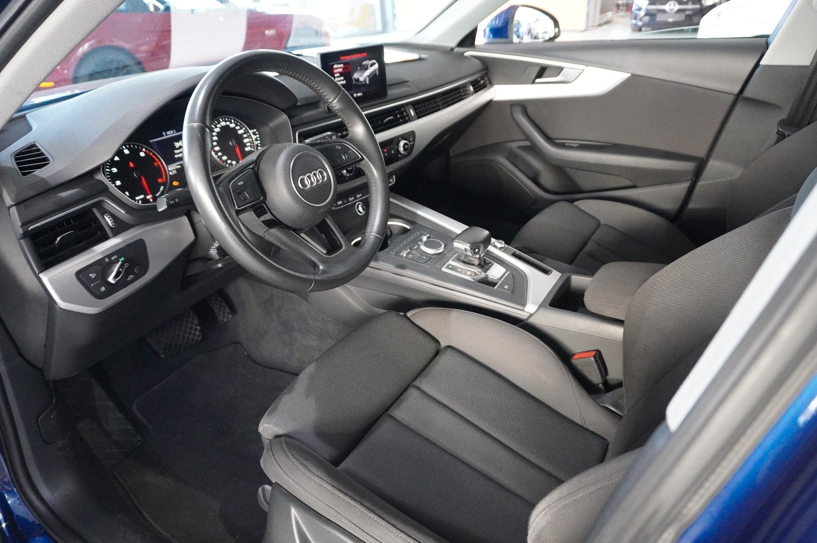 Fahrzeugabbildung Audi A4 Avant 2.0 TFSI SPORT ULTRA NAVI/LED/SHZ/AHK