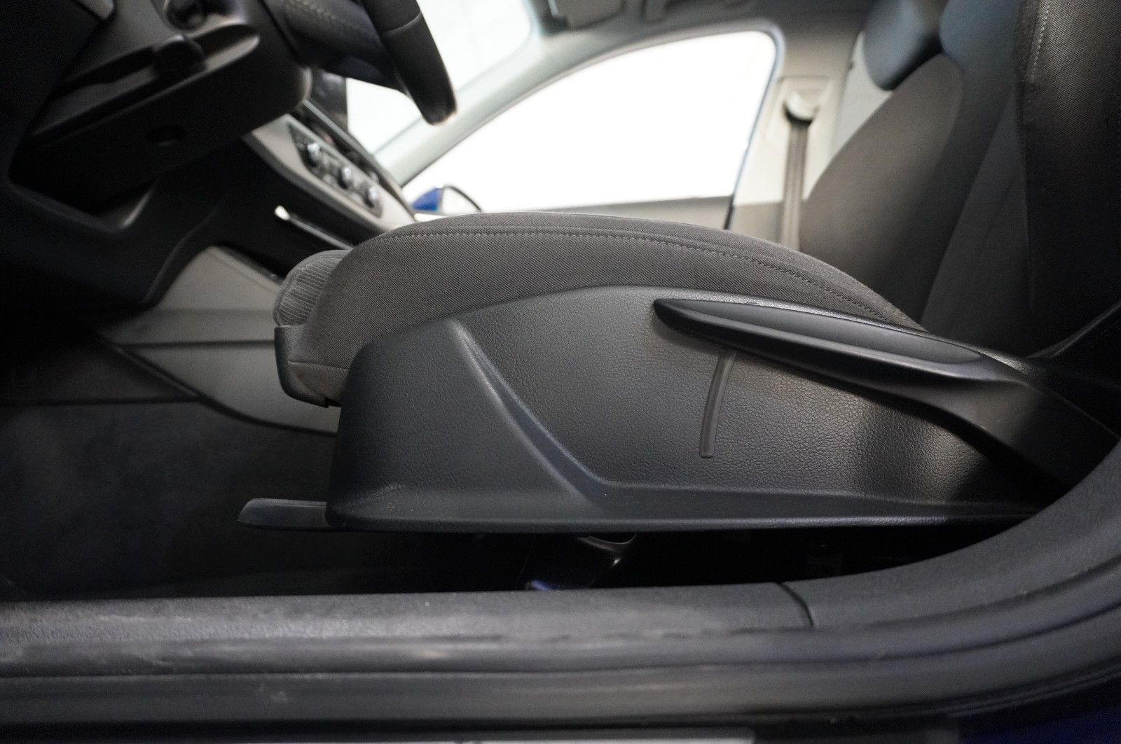Fahrzeugabbildung Audi A4 Avant 2.0 TFSI SPORT ULTRA NAVI/LED/SHZ/AHK