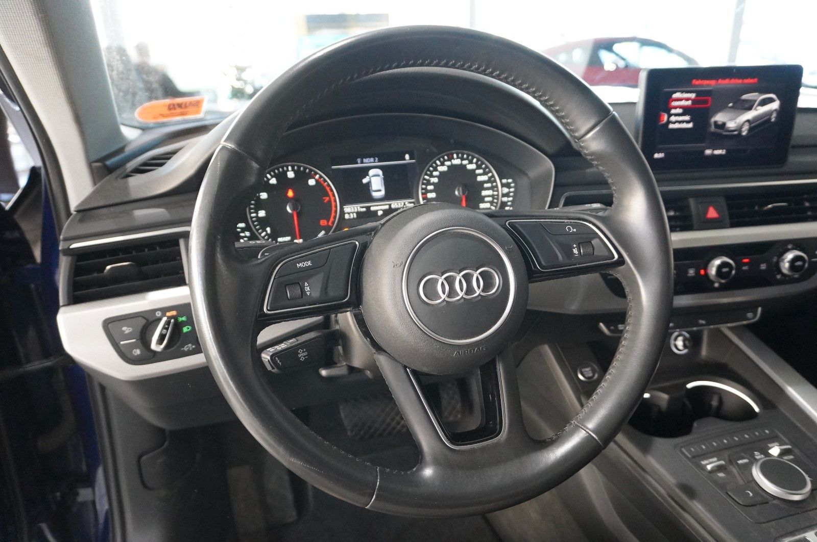 Fahrzeugabbildung Audi A4 Avant 2.0 TFSI SPORT ULTRA NAVI/LED/SHZ/AHK