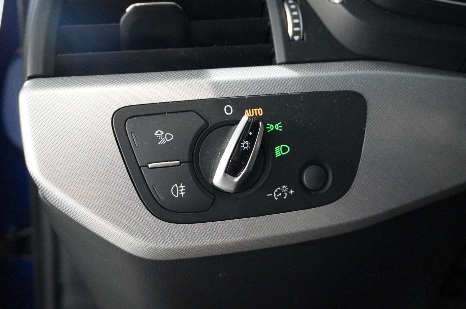 Fahrzeugabbildung Audi A4 Avant 2.0 TFSI SPORT ULTRA NAVI/LED/SHZ/AHK
