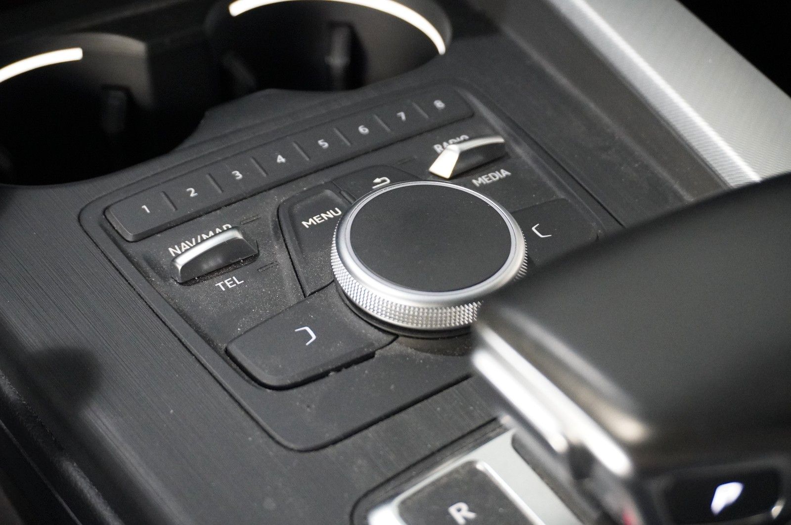 Fahrzeugabbildung Audi A4 Avant 2.0 TFSI SPORT ULTRA NAVI/LED/SHZ/AHK