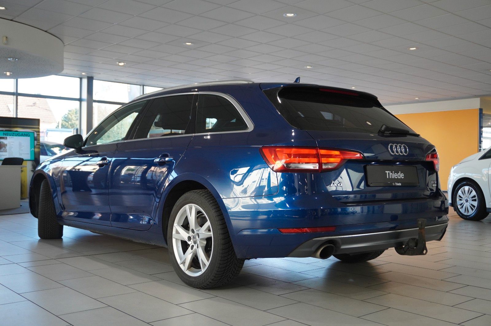 Fahrzeugabbildung Audi A4 Avant 2.0 TFSI SPORT ULTRA NAVI/LED/SHZ/AHK