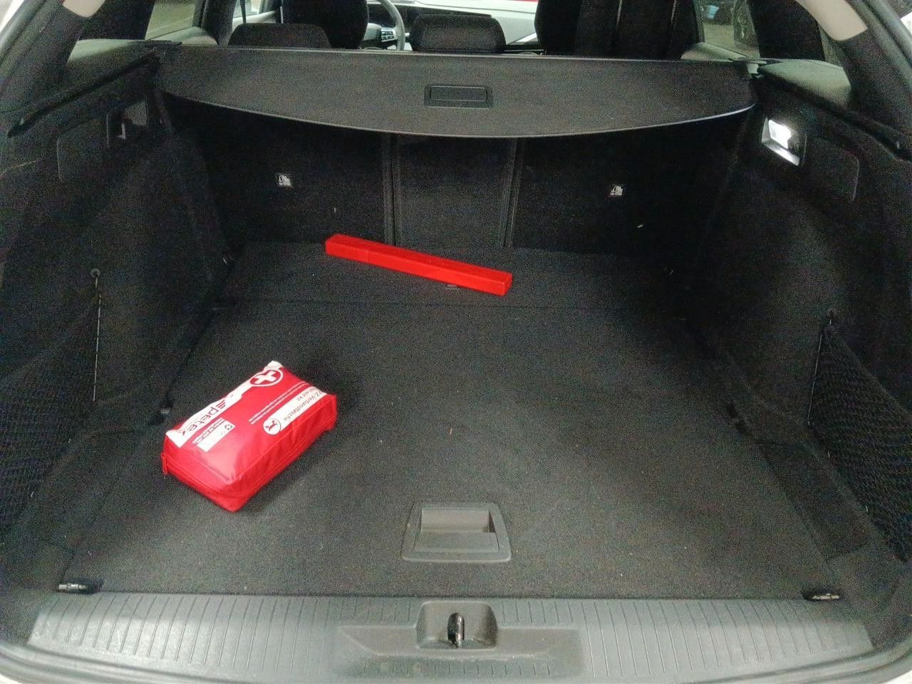 Fahrzeugabbildung Opel Astra L ST 1.2T  LED/NAVI/SHZ/ALU16/KAMERA/ALLWE